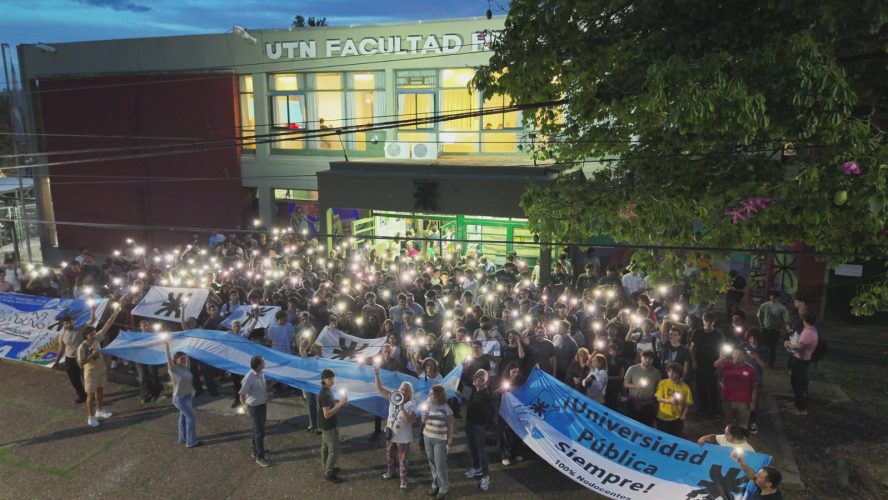 Abrazo Banderazo (1)